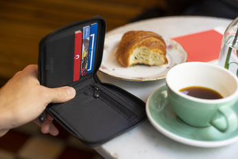 RFID Pacsafe card wallet - black