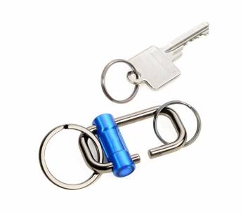 keychain with 3 TROIKA 2-way key rings - blue.