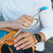 Plecak antykradzieżowy na jedno ramię Pacsafe ECO 12L - pomarańczowy z econylu