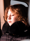 Poduszka podróżna na szyję Dr.Bacty - czarna. Plus zatyczki do uszu i opaska na oczy