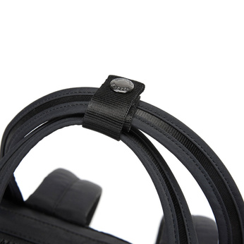 Kleiner diebstahlsicherer Damenrucksack Pacsafe Citysafe CX Econyl® – schwarz