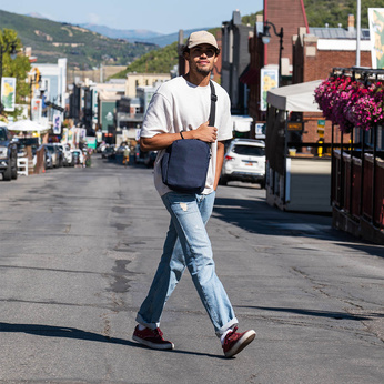 Pacsafe V Anti-Diebstahl-Einzel-Umhängetasche - navy blau
