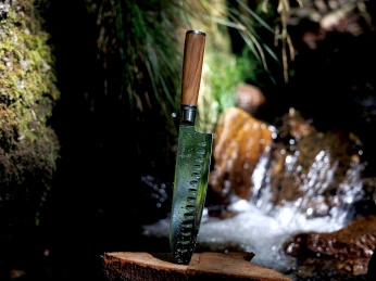 Aka Tori Engraved Damascus Steel 7" Santoku Knife - Kyoto Olive