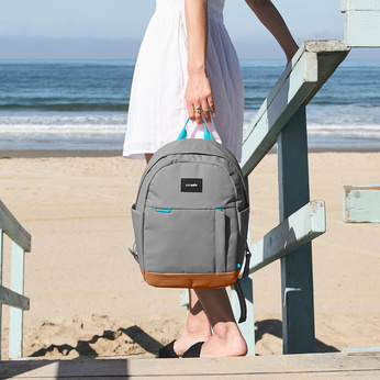 Antykradzieżowy plecak miejski Pacsafe Go 15 l - szary