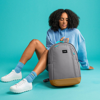 Plecak antykradzieżowy miejski Pacsafe Go 25 l - szary