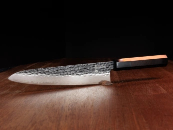 Aka Tori Damaszener-Chefmesser 8" mit Gravur - Tokyo Black