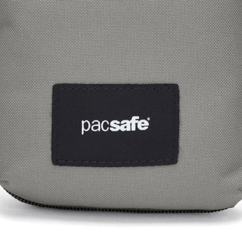Pacsafe GO Anti-Diebstahl-Umhängetasche - stone