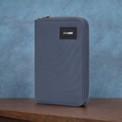 Herren-Geldbörse mit Diebstahlsicherung und RFIDsafe compact travel organizer technology - navy blue