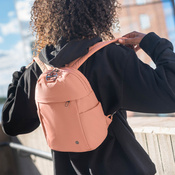 Plecak mini damski antykradzieżowy 8L Pacsafe Citysafe CX Econyl® - różowy