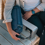 One-shoulder anti-theft backpack Pacsafe Vibe 325 Black