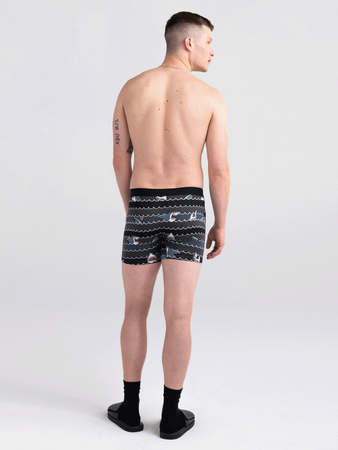 Herren-Atmungsaktive SAXX DAYTRIPPER Boxer Briefs mit Haifischöffnung - Schwarz.