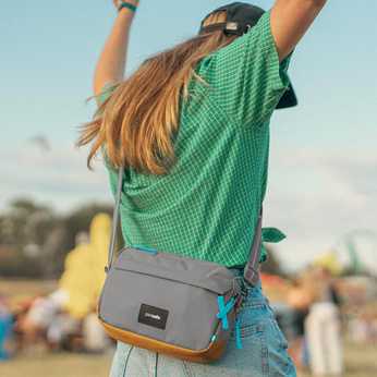 Torba antykradzieżowa miejska mała Pacsafe Go - szara