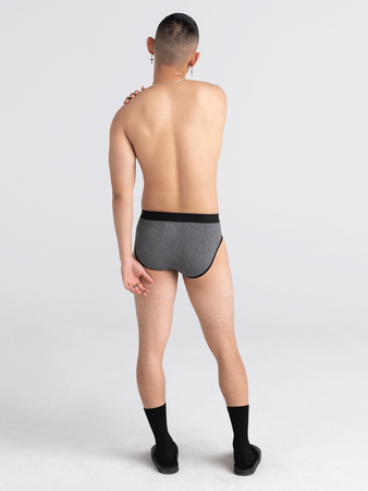 Bequeme Herrenunterhose SAXX ULTRA Boxer Brief Fly - Graphit.