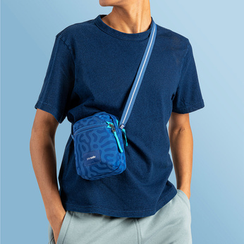 Pacsafe Go Anti-Diebstahl-Urban-Umhängetasche - Blau