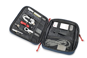 TROIKA organizer für kabel go urban tech pouch
