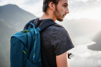 Wasserdichter, diebstahlsicherer Rucksack 25l Pacsafe ECO CX Econyl® - blau.