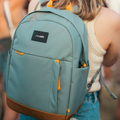 Antykradzieżowy plecak miejski Pacsafe Go 15 l - miętowy