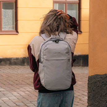 Plecak na laptopa antykradzieżowy Pacsafe Vibe 20L szary
