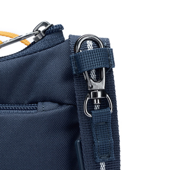 Pacsafe GO Anti-Diebstahl-Umhängetasche - coastal blue