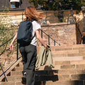 Diebstahlsicherer Reiserucksack für Laptop Pacsafe V 24 l - Marineblau