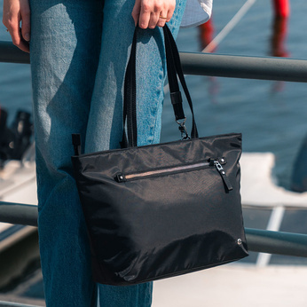 Torba damska antykradzieżowa Pacsafe W - czarna