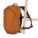 Wasserdichter, diebstahlsicherer Rucksack 18l Pacsafe ECO CX Econyl® - orange