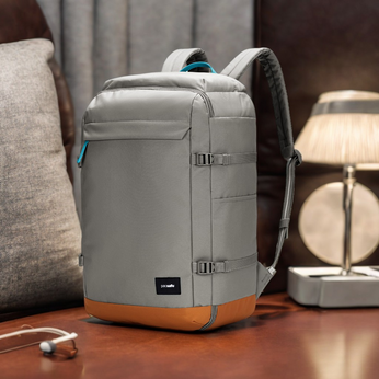 Pacsafe Go 44 l Anti-Diebstahl-Kabinenrucksack - stone