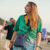 Pacsafe® go anti-diebstahl crossbody pouch - navy blau