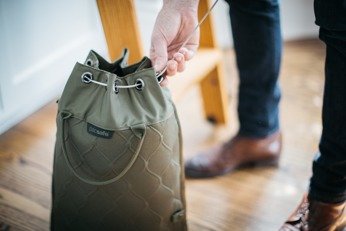 Sejf podróżny antykradzieżowy mały Pacsafe Travelsafe 3 l GII - czarny